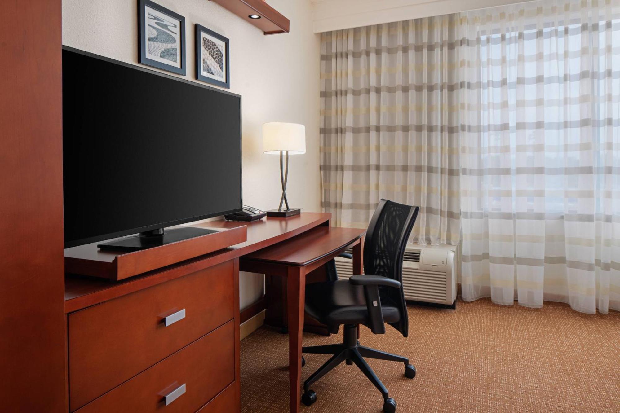 Courtyard By Marriott Houston Kingwood Hotel Kinwood Exterior foto